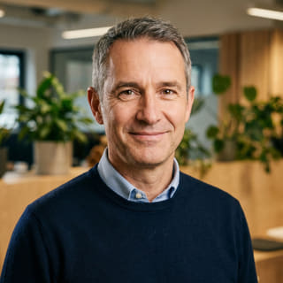 Image de profil de James Mitchell, présenté comme Directeur Général au sein de Riane Quotaison